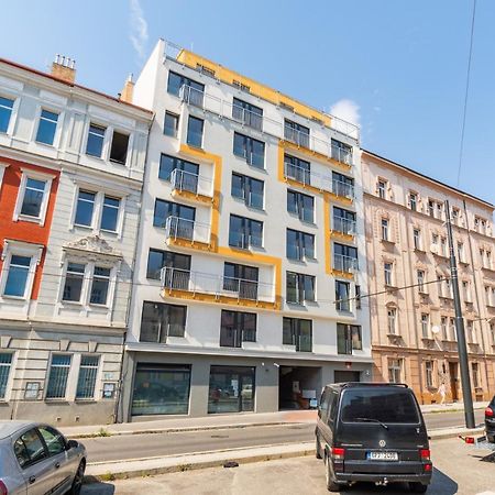 Brand New Two Room Apartment #34 With Free Secure Parking In The Center 布拉格 外观 照片