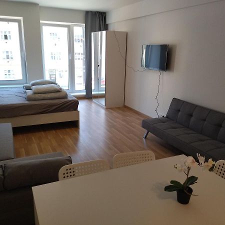 Brand New Two Room Apartment #34 With Free Secure Parking In The Center 布拉格 外观 照片